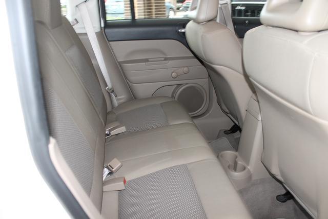 Jeep Patriot 2009 photo 9