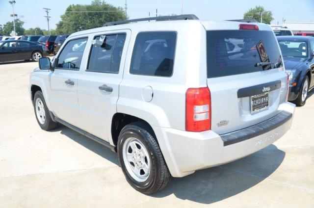 Jeep Patriot 2009 photo 2