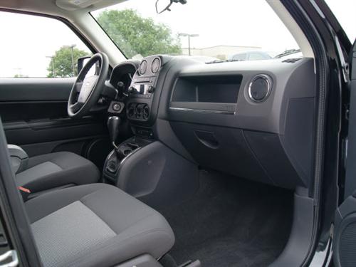 Jeep Patriot 2009 photo 3