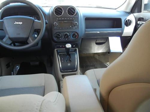 Jeep Patriot 2009 photo 3