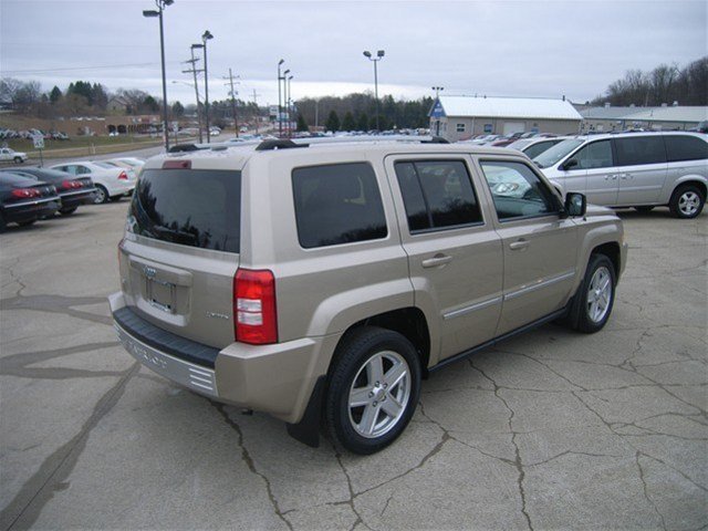 Jeep Patriot 2010 photo 1