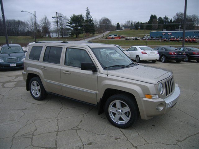 Jeep Patriot 2010 photo 2