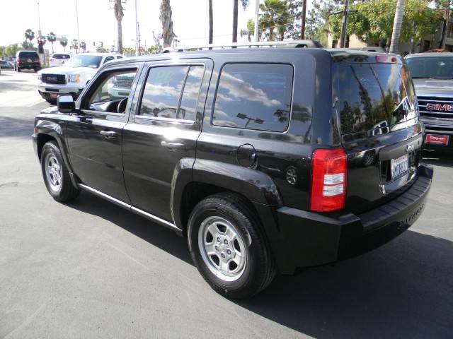 Jeep Patriot 2010 photo 4