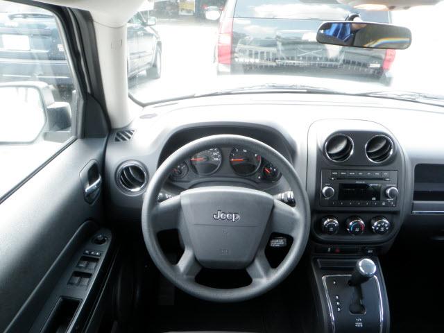 Jeep Patriot 2010 photo 1