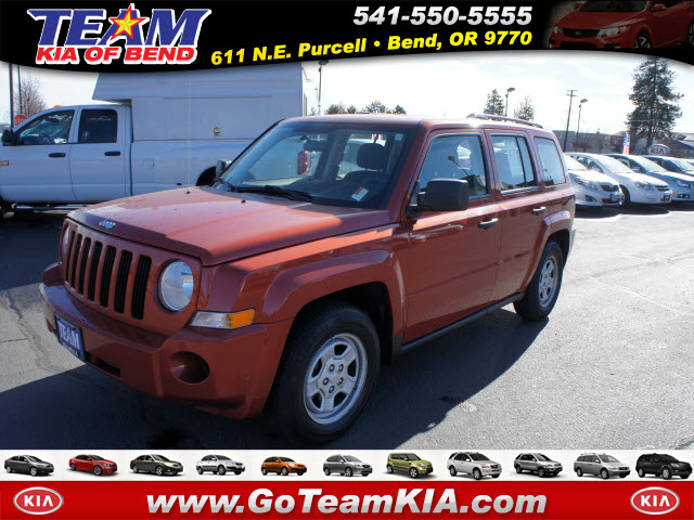 Jeep Patriot 2010 photo 2