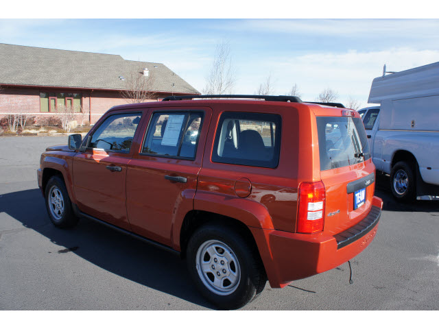 Jeep Patriot 2010 photo 4