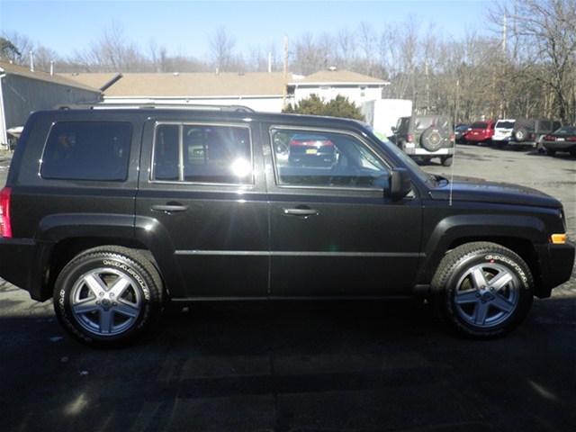 Jeep Patriot 2010 photo 1