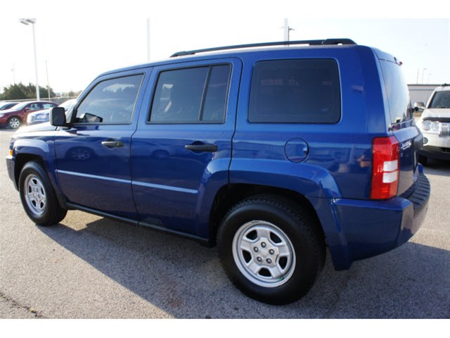 Jeep Patriot 2010 photo 1