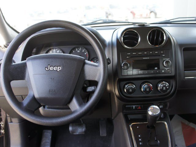 Jeep Patriot 2010 photo 2