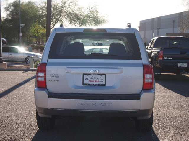 Jeep Patriot 2010 photo 2