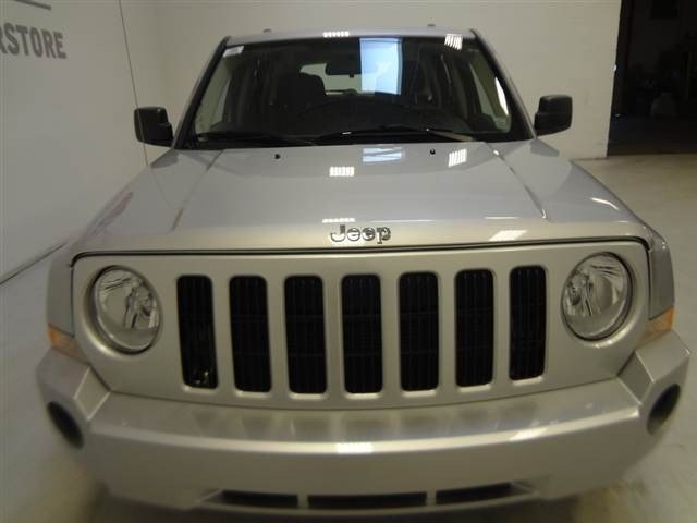 Jeep Patriot 2010 photo 1