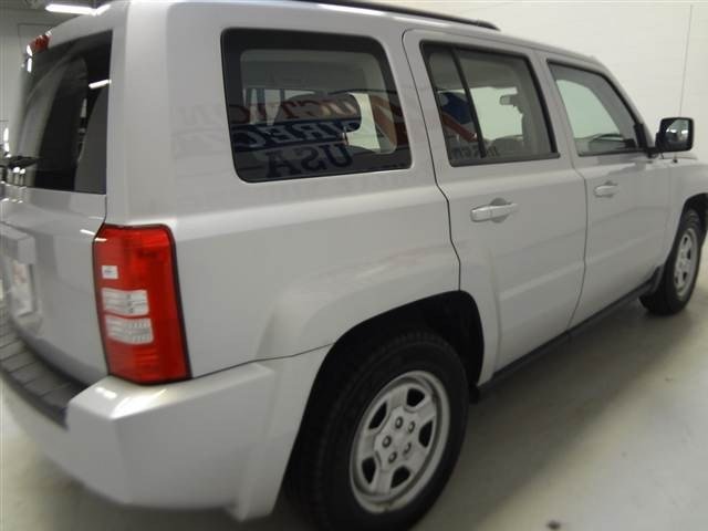 Jeep Patriot 2010 photo 2