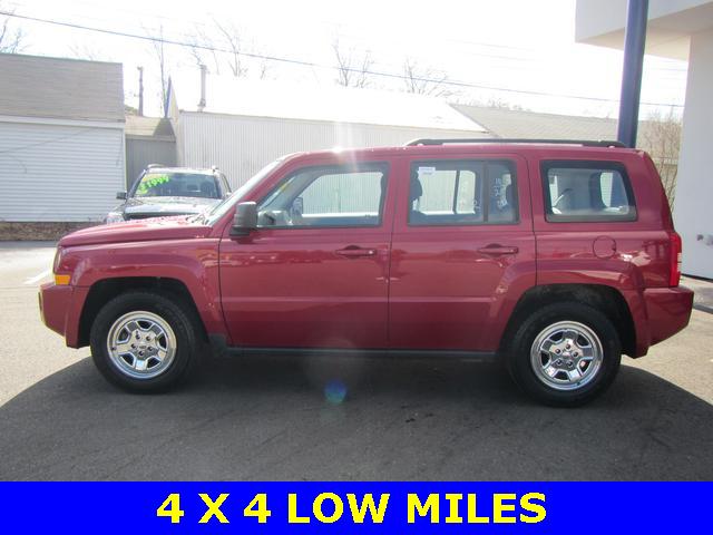 Jeep Patriot 2010 photo 2