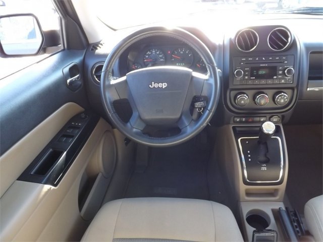 Jeep Patriot 2010 photo 2