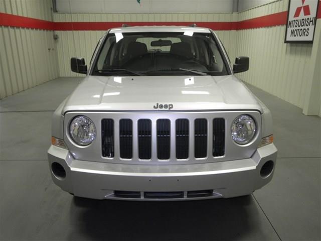 Jeep Patriot 2010 photo 1