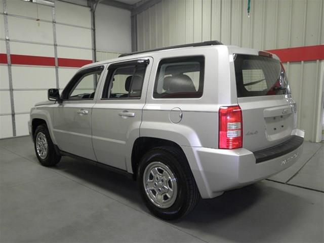 Jeep Patriot 2010 photo 4