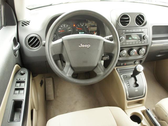 Jeep Patriot 2010 photo 3