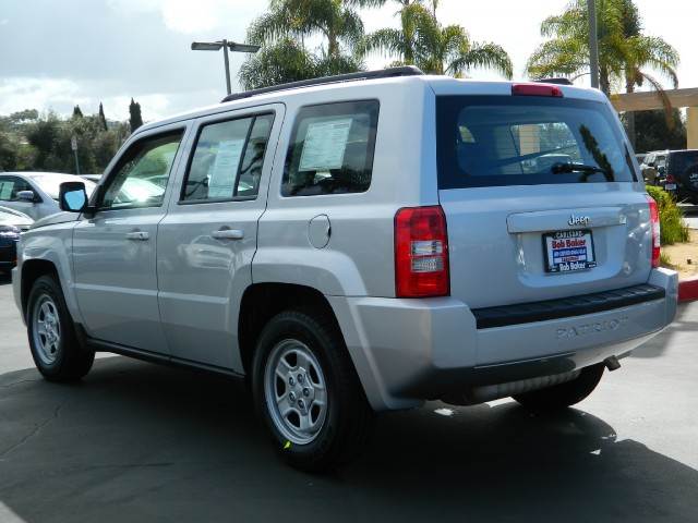 Jeep Patriot 2010 photo 3