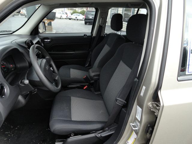 Jeep Patriot 2010 photo 3