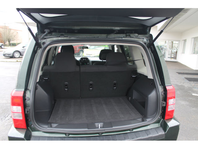 Jeep Patriot 2010 photo 4