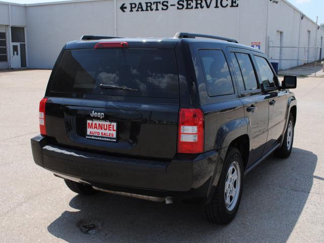 Jeep Patriot 2010 photo 3