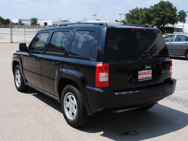 Jeep Patriot 2010 photo 4