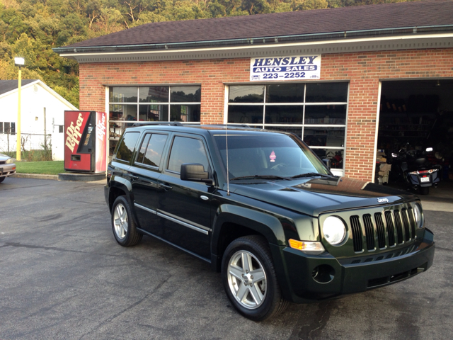 Jeep Patriot Extended Cab V8 LT W/1lt SUV