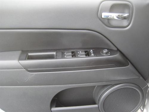 Jeep Patriot 2011 photo 2