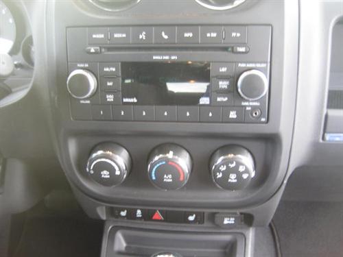 Jeep Patriot 2011 photo 1