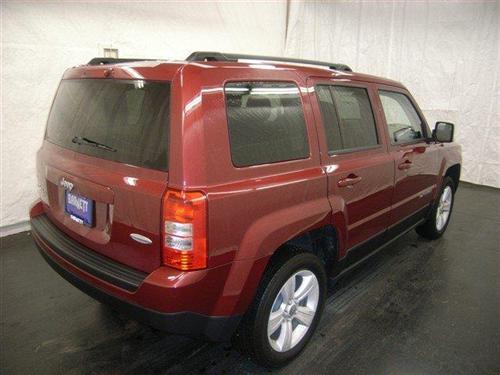Jeep Patriot 2011 photo 1