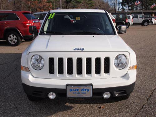 Jeep Patriot 2011 photo 2