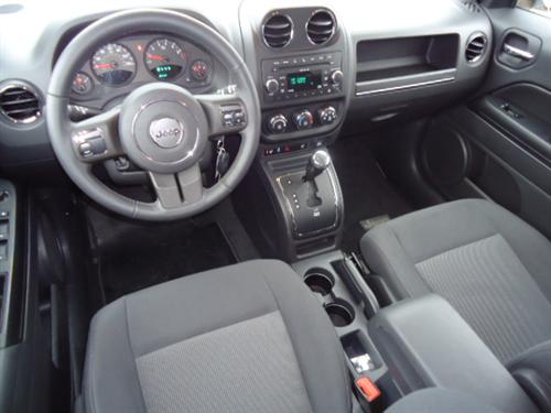 Jeep Patriot 2011 photo 2