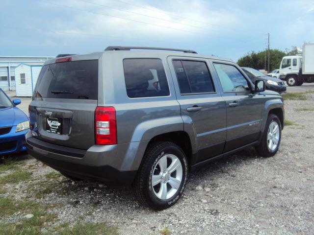 Jeep Patriot 2011 photo 2