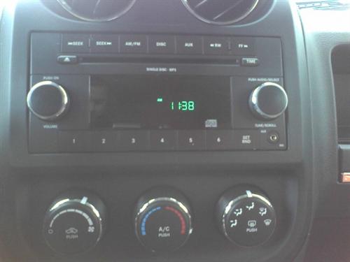 Jeep Patriot 2011 photo 2