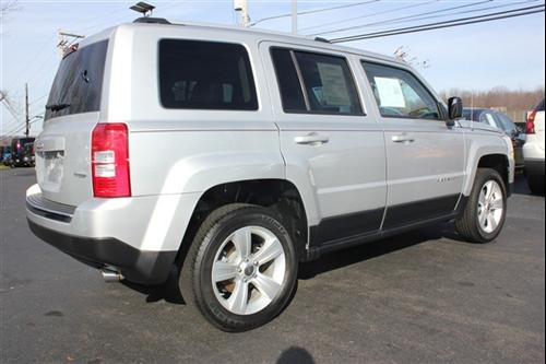 Jeep Patriot 2011 photo 1