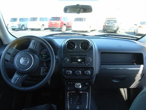 Jeep Patriot 2011 photo 1