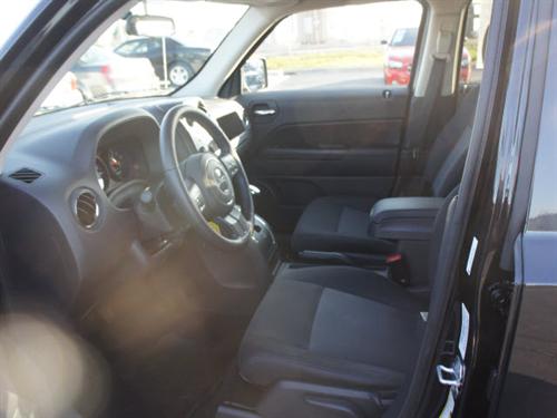 Jeep Patriot 2011 photo 2
