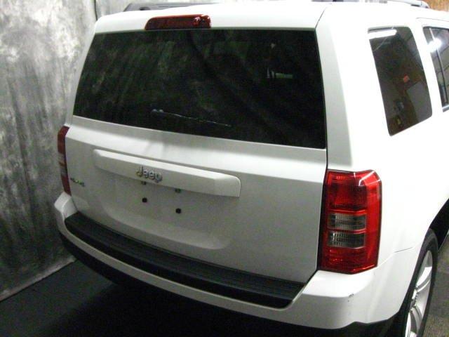 Jeep Patriot 2011 photo 2