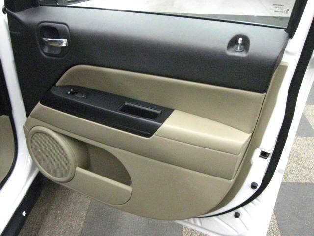 Jeep Patriot 2011 photo 1