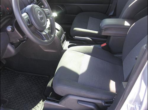 Jeep Patriot 2011 photo 1