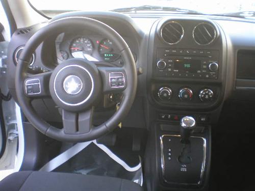 Jeep Patriot 2011 photo 1