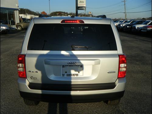 Jeep Patriot 2011 photo 2