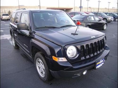 Jeep Patriot 2011 photo 2