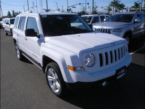 Jeep Patriot 2011 photo 2