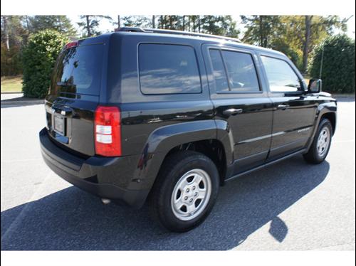 Jeep Patriot 2011 photo 3