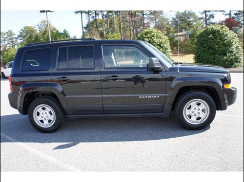 Jeep Patriot 2011 photo 2