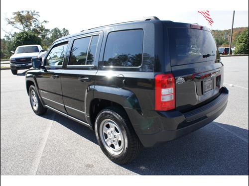 Jeep Patriot 2011 photo 1