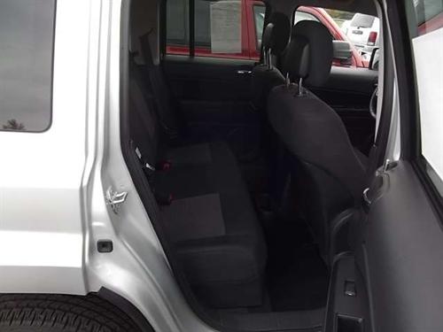 Jeep Patriot 2011 photo 1