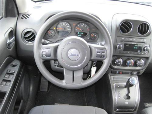 Jeep Patriot 2011 photo 2