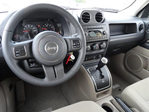 Jeep Patriot 2011 photo 1